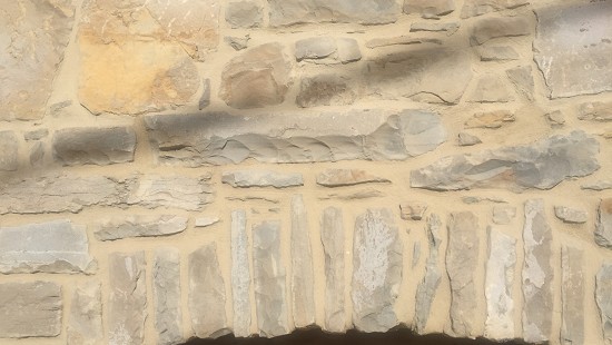 case rustiche in pietra interni | kit case in pietra | case in pietra lavica